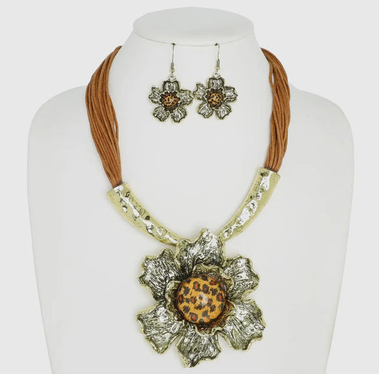 Boho Hammered Meal Floral Stone Bib Necklace Set